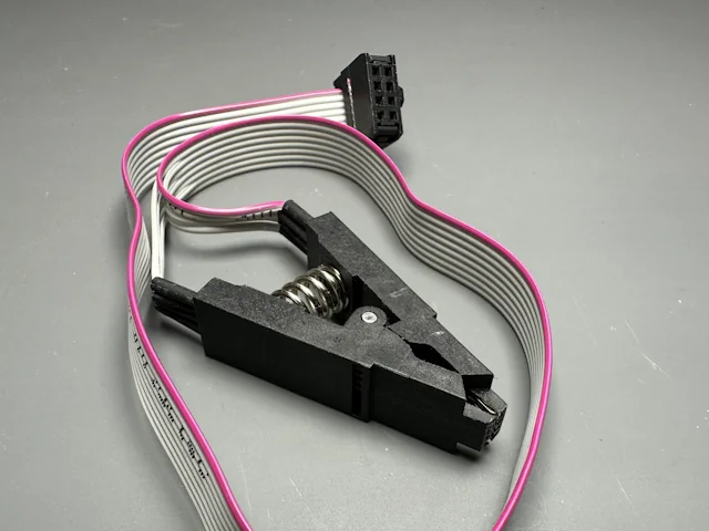SOIC8 test clip with 2×4 Dupont header